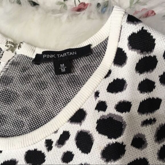 NWOT‎ PINK TARTAN SNOW LEOPARD FITTED FIT & FLARE KNIT DRESS M - Picture 7 of 8